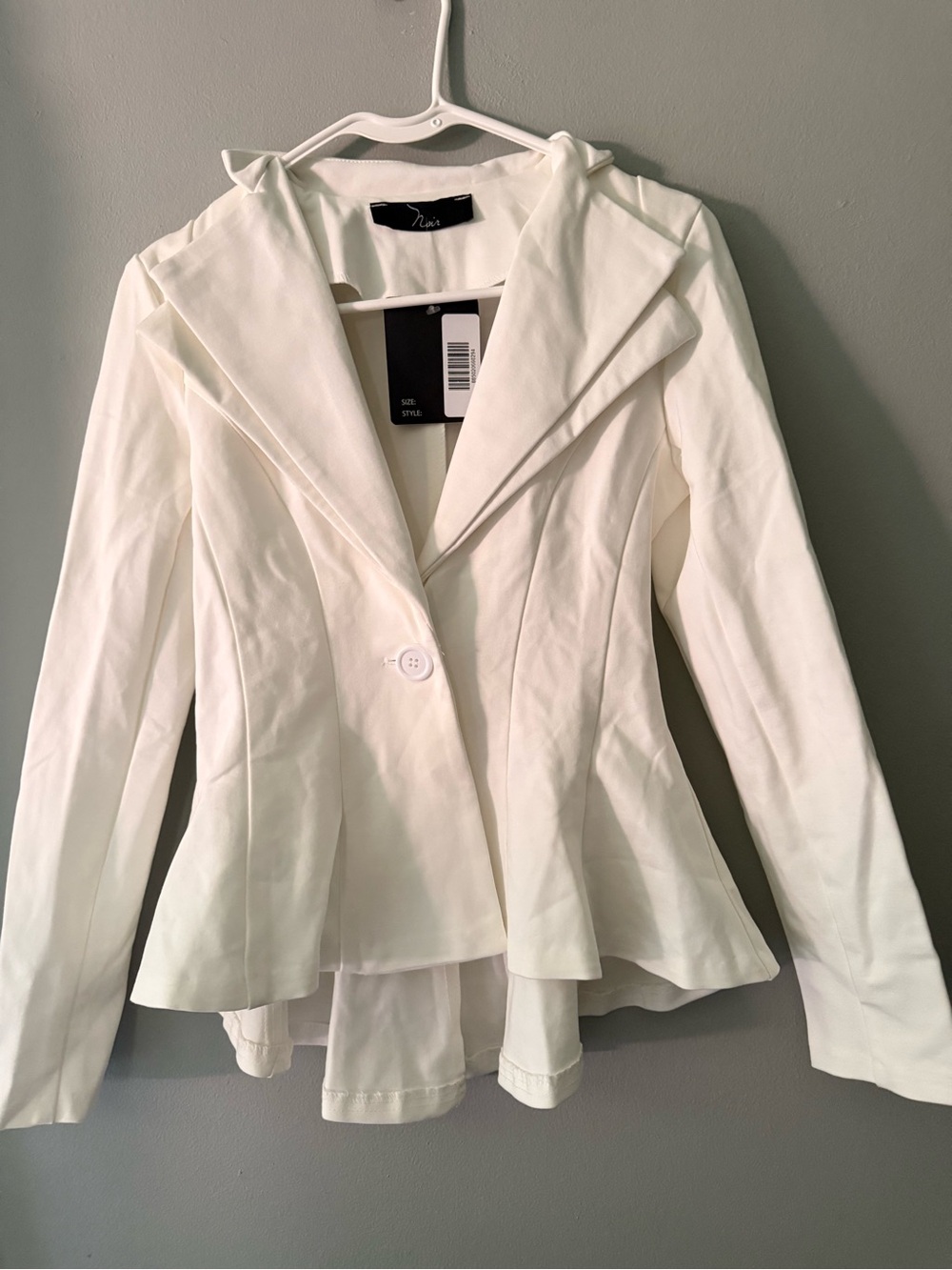 Noir Lord & Taylor White Double Lapel Peplum Ponte Office Blazer
Jacket XS NWT - Picture 11 of 11